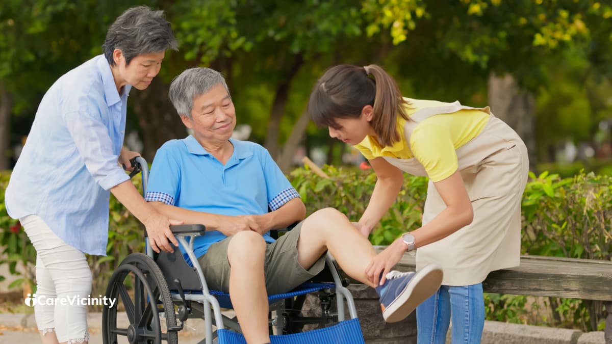 Support worker and client discussing care needs directly